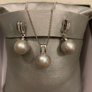 🌷SOLD🌷 Authentic SouthSea Pearl Earring/Necklace